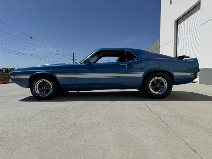 Vehicle image 21